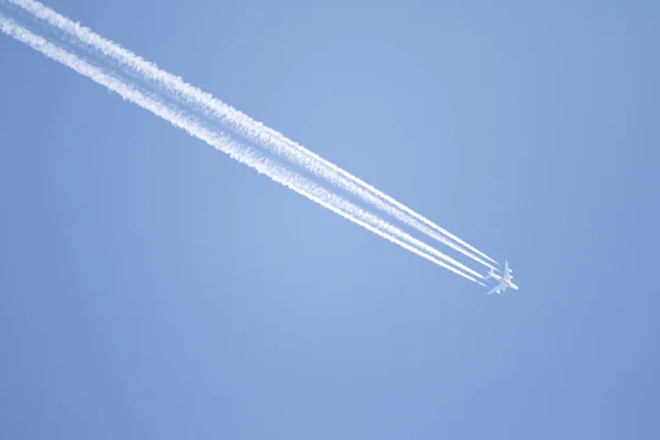 Ciel Bleu Piste Avion Haut Dans Ciel — Photo