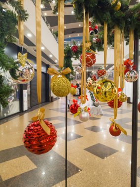 Odak dışı, bokeh, Noel ağacı süslemeleri.