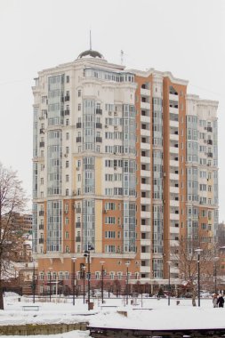 Lipetsk, Rusya - 18 Şubat 2022: Çok katlı binalar, kış şehirleri.