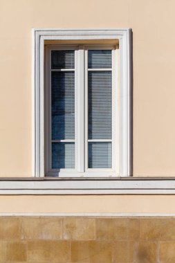 Evin arka plan dokusunun duvarındaki pencere