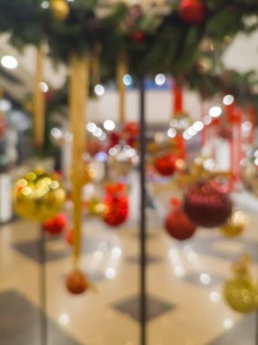 Odak dışı, bokeh, Noel ağacı süslemeleri.