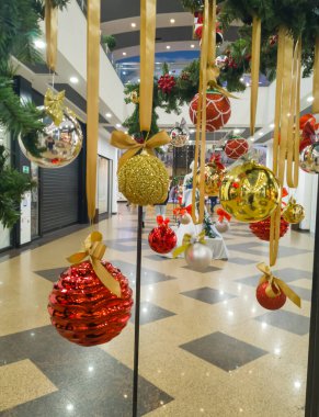 Odak dışı, bokeh, Noel ağacı süslemeleri.