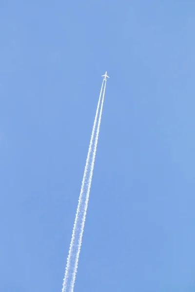 White Trace Plane Blue Sky — Stock Photo, Image