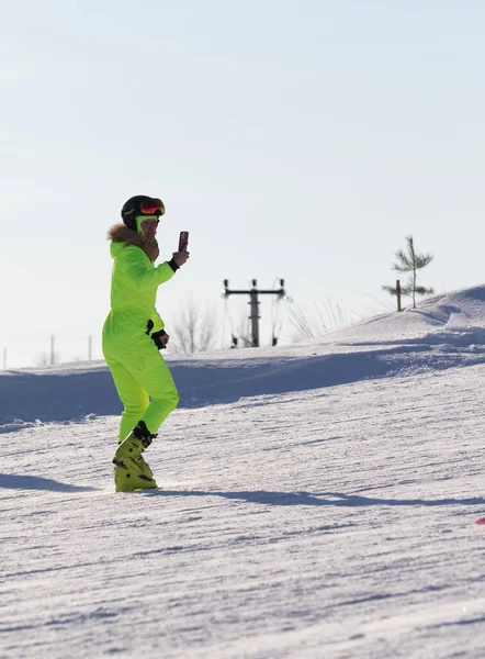 Sotsji Rusland Januari 2022 Alpine Skiën Winter Zonnige Dag Actieve — Stockfoto