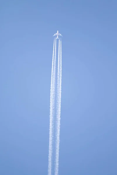 Blue Sky Plane Trail High Sky — Stock Photo, Image