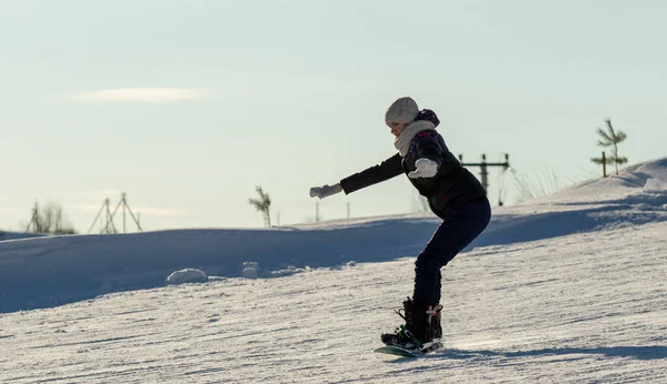 Sochi Ρωσία Ιανουαρίου 2022 Snowboarders Ηλιόλουστη Μέρα Χειμώνα Ενεργή Χειμερινή — Φωτογραφία Αρχείου