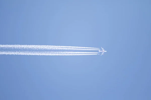 Ciel Bleu Piste Avion Haut Dans Ciel — Photo