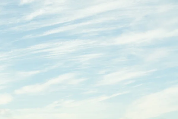 Witte Cirrus Wolken Aan Blauwe Lucht Afbeelding Van Een Bewolkte Stockfoto