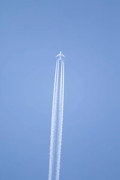 Blue Sky Plane Trail High Sky — Stock Photo, Image