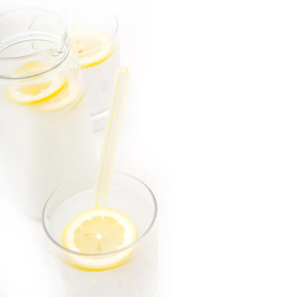 Taze limonata içmek — Stok fotoğraf