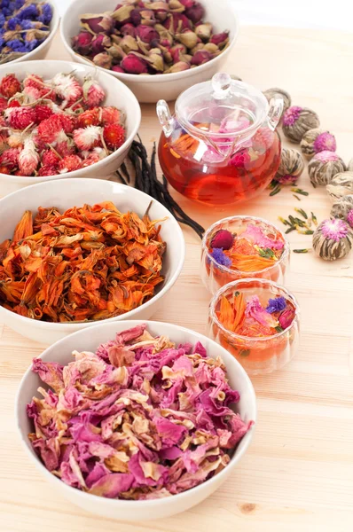 Herbal natural floral tea infusion with dry flowers — Stock Photo, Image