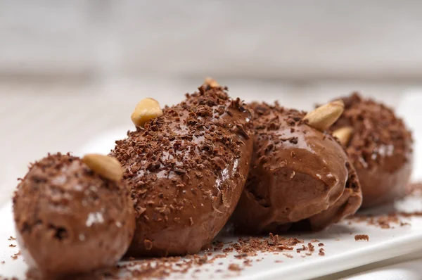 Шоколадний мус втамовує десерт — стокове фото