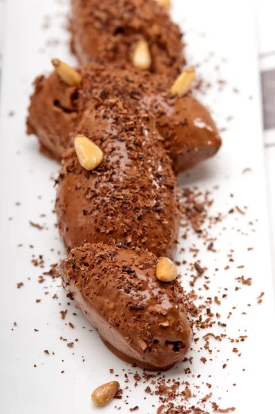 Čokoládová pěna quenelle dezert — Stock fotografie