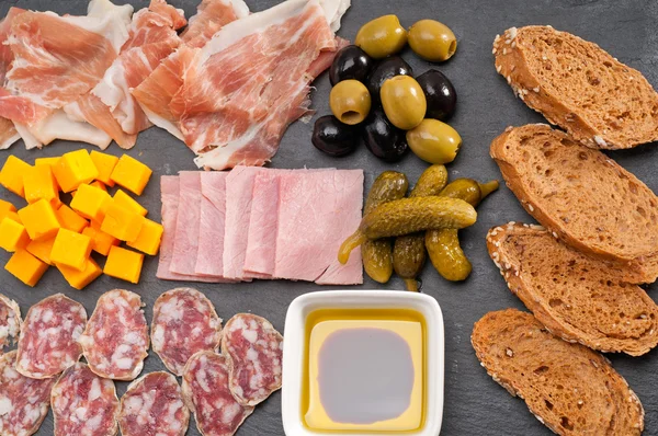 Assorted cold cut platter — Stock Photo, Image