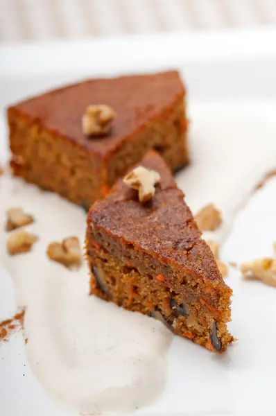 Fresh healthy carrots and walnuts cake dessert — Stock Photo, Image