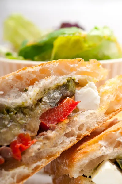 Ciabatta panini sandwichwith warzyw i feta — Zdjęcie stockowe