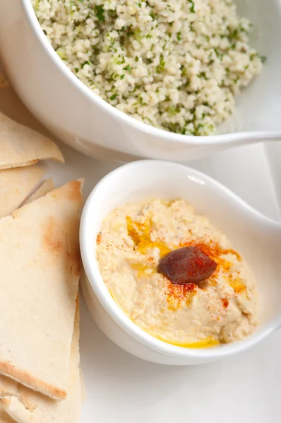 Couscous taboulii au houmous — Photo