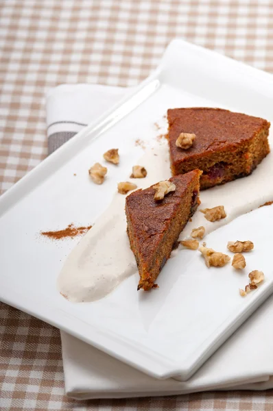 Fresh healthy carrots and walnuts cake dessert — Stock Photo, Image