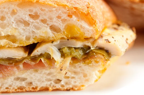 イタリアのチャバタ パニーニ サンドイッチ チキン — ストック写真