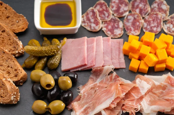 Assorted cold cut platter — Stock Photo, Image