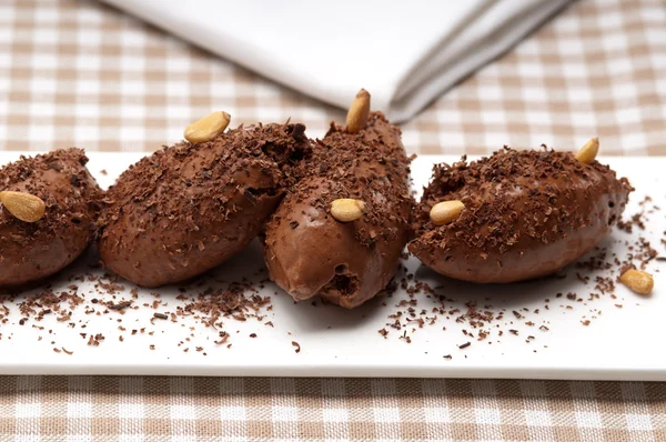 Mousse al cioccolato quenelle dessert — Foto Stock