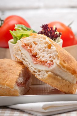 ciabatta panini sandviç parma jambonu ve domates ile