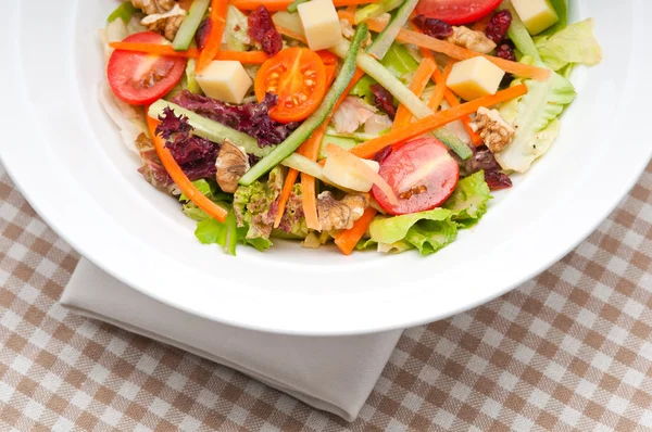 Salada saudável colorida fresca — Fotografia de Stock