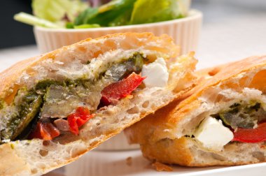 ciabatta panini sandwichwith sebze ve beyaz peynir