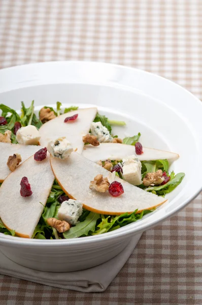 Fresh pears arugula gorgonzola cheese salad — Stock Photo, Image