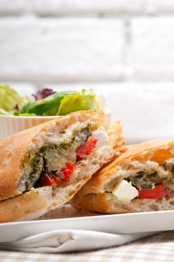 ciabatta panini sandwichwith sebze ve beyaz peynir