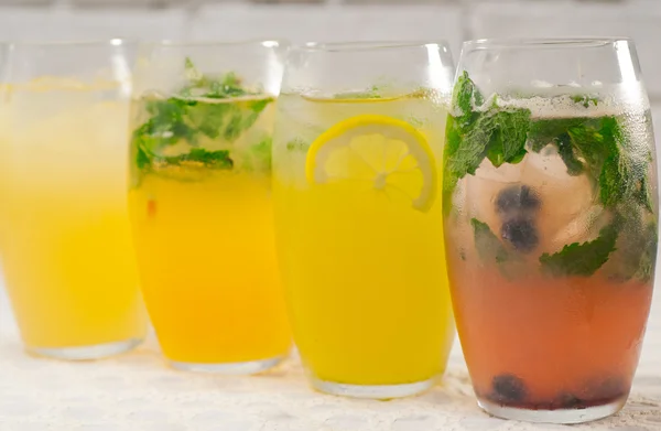 Selectie van vruchten longdrinks — Stockfoto