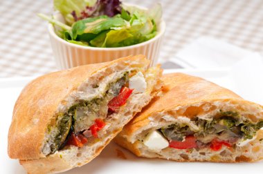 ciabatta panini sandwichwith sebze ve beyaz peynir