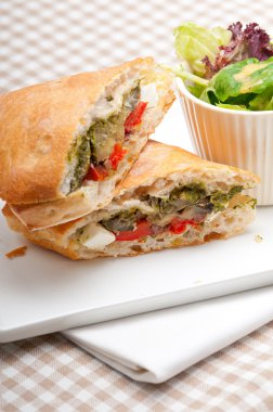 ciabatta panini sandwichwith sebze ve beyaz peynir