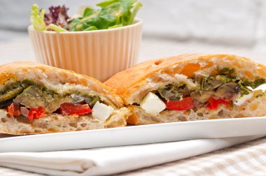 ciabatta panini sandwichwith sebze ve beyaz peynir