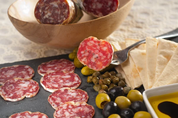 Cold cut platter with pita bread and pickles — Stock Photo, Image