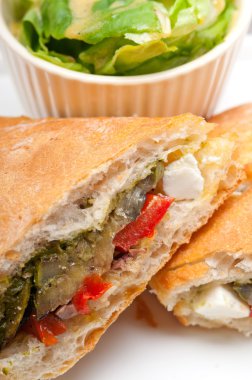 ciabatta panini sandwichwith sebze ve beyaz peynir