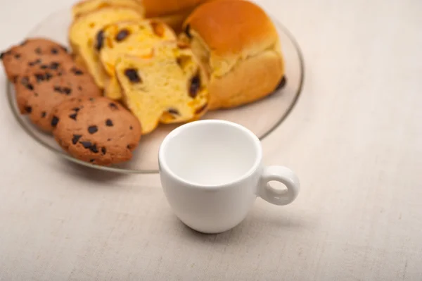 Výběr sladký chléb a soubory cookie — Stock fotografie