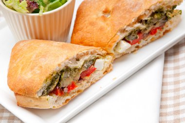 ciabatta panini sandwichwith sebze ve beyaz peynir