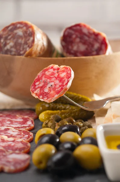 Cold cut platter with pita bread and pickles — Stock Photo, Image