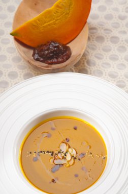 Klasik kabak çorbası