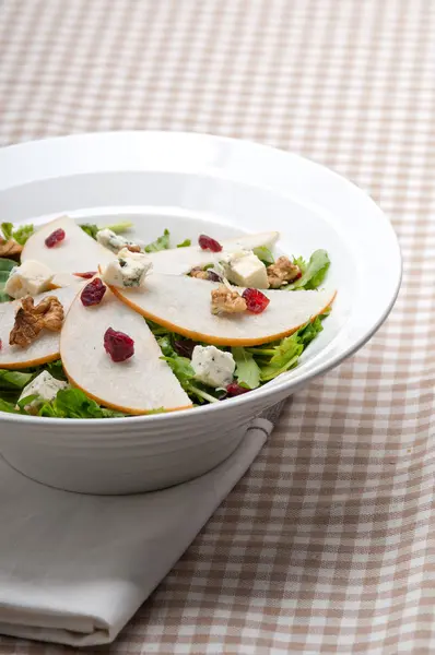 Fresh pears arugula gorgonzola cheese salad — Stock Photo, Image