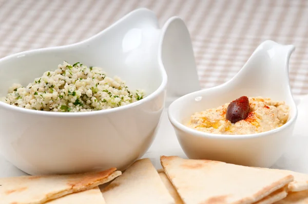 Couscous taboulii au houmous — Photo