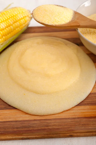 Polenta maïs mais meel crème — Stockfoto