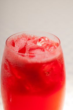 çeşitli meyveler uzun içecekler