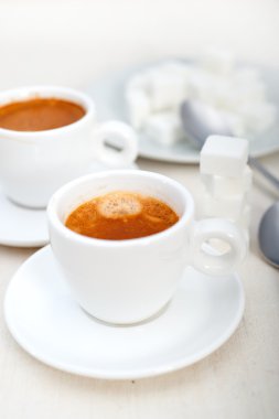 İtalyan espresso kahve ve şeker küpleri.