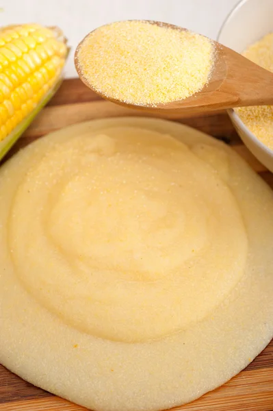Polenta maïs maïsbloem crème — Stockfoto