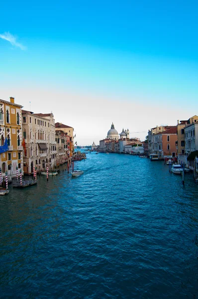 Itálie Benátky canal Grande Prohlédni — Stock fotografie