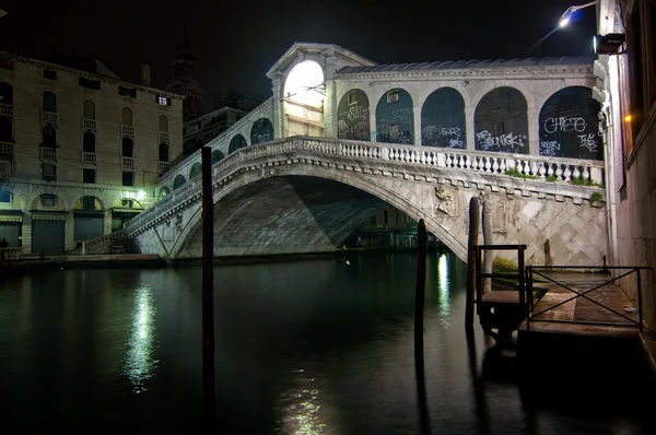 Видом на міст Італії Палаццо Венеції — стокове фото