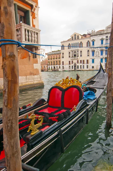 Venecia Italia Góndolas en el canal — Foto de Stock