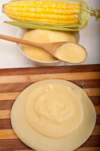 Polenta maïs maïsbloem crème — Stockfoto